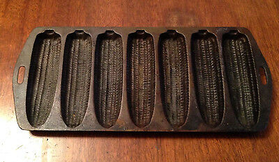 https://johntannersbbqblog.files.wordpress.com/2019/02/vintage-cast-iron-cornbread-pan-7-corn-sticks.jpg